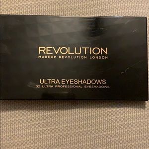 Revolution eyeshadow pallet